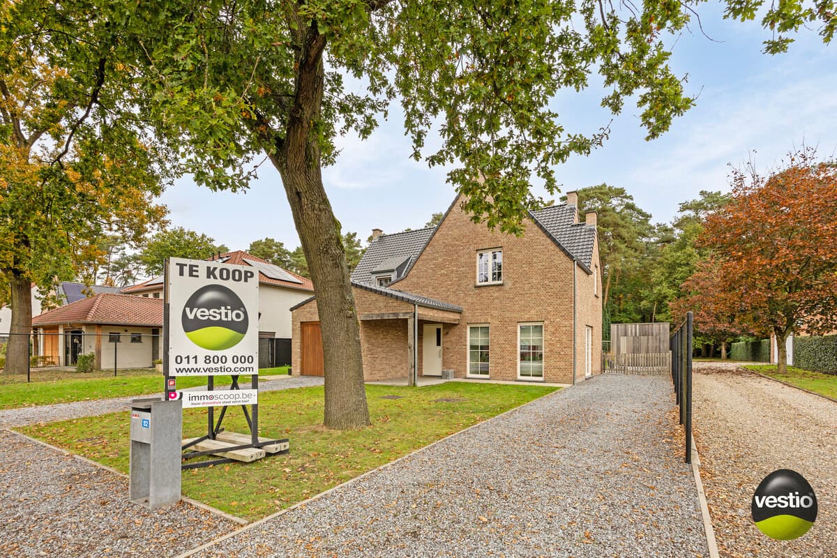 ENGERGIEZUINIGE HALF VRIJSTAANDE WONING MET 3 SLK NABIJ CENTRUM ZUTENDAAL.