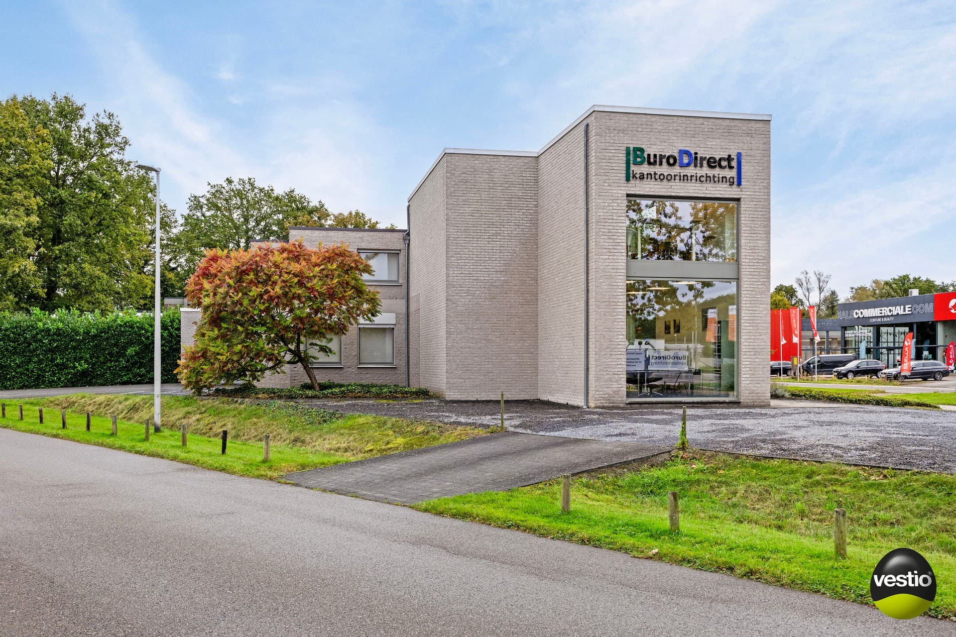 Kantoorgebouw/commercieel pand met parking op absolute A-locatie te Hasselt!